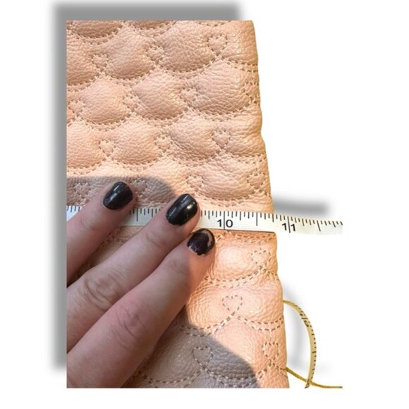 Women’s Betsey Johnson Light Pink Quilted Leather Heart Clutch Wristlet - Picture 6 of 7